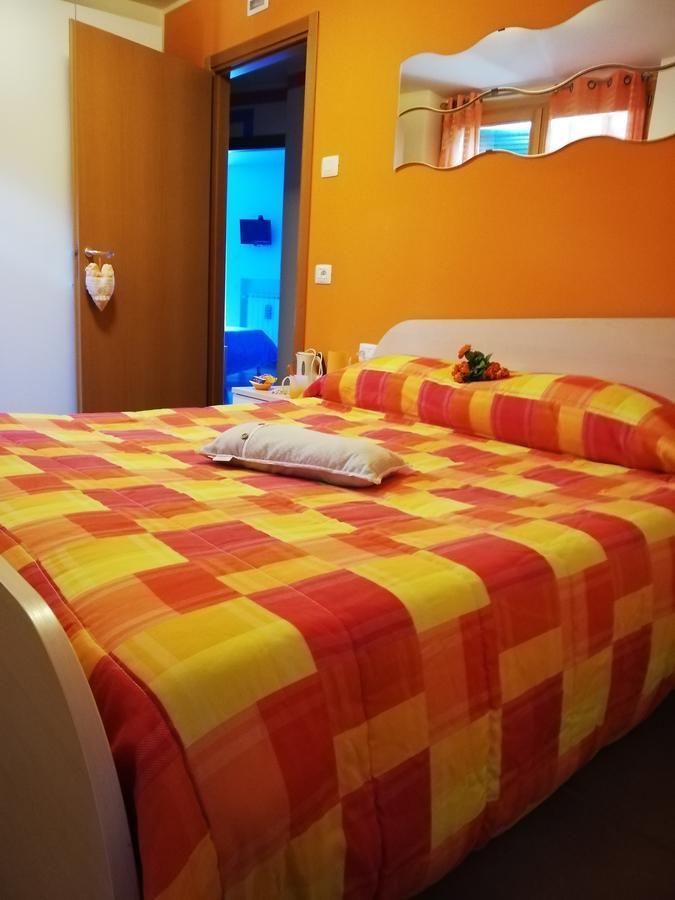 B&B Notte E Dì Monasterolo del Castello Esterno foto